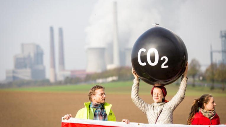 Record high CO2 emissions delay global peak